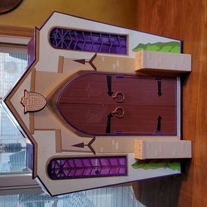 Monster High house and accessories